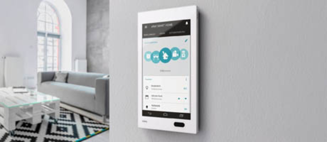 Bedienzentrale Gira G1 bei Elektro Jung GmbH in Großkrotzenburg