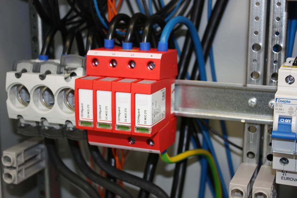 U berspannungsschutz bei Elektro Jung GmbH in Großkrotzenburg